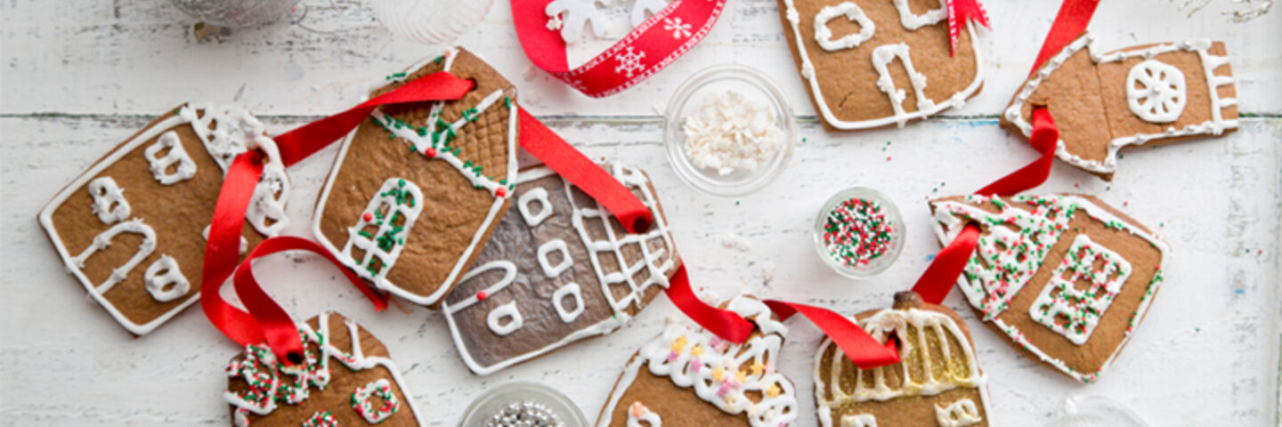 Hanging gingerbread village recipe