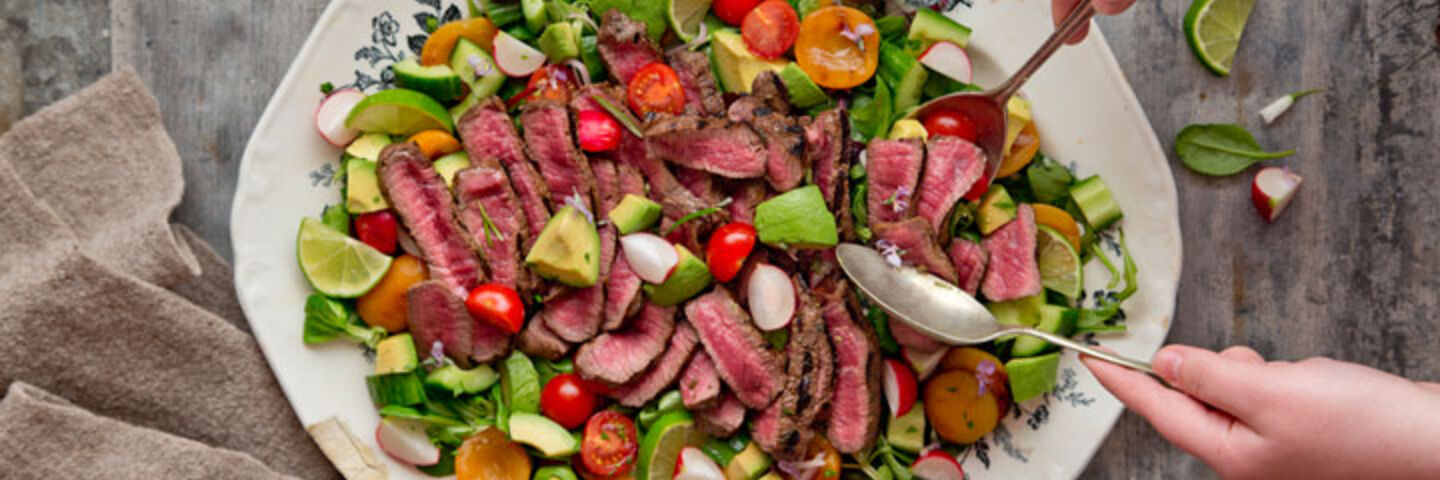 Steak and apricot salad