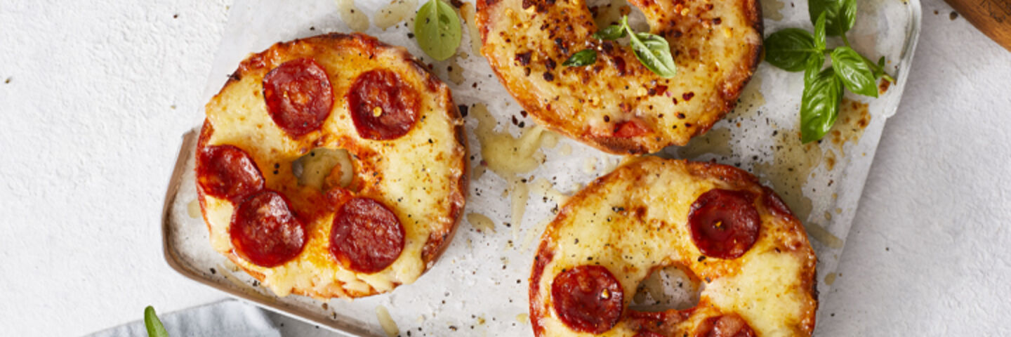 Pizza bagels recipe