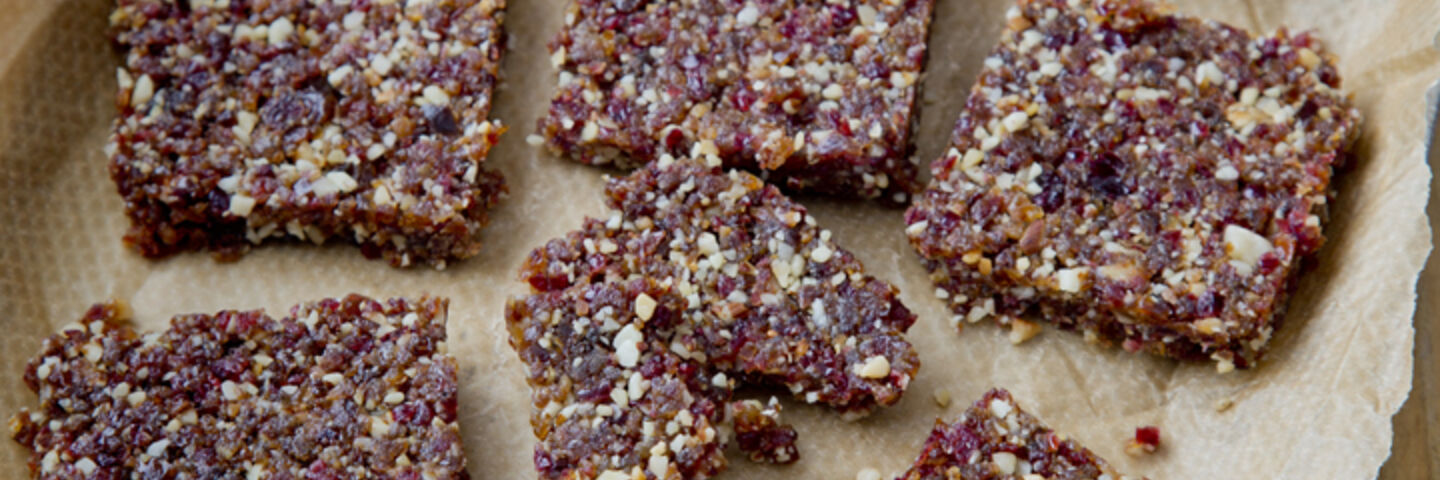 Spiced fruit and nut bars recipe