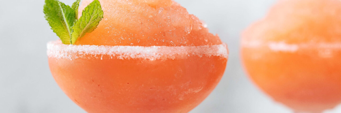 Strawberry cinnamon daiquiri recipe