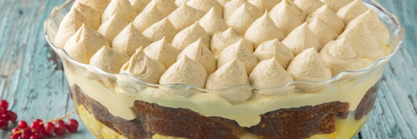 Caribbean Christmas trifle with ginger cake & pineapple