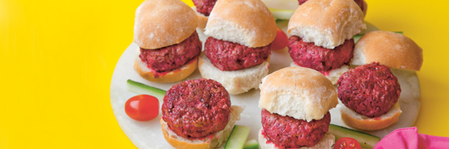 Beetroot mini burgers