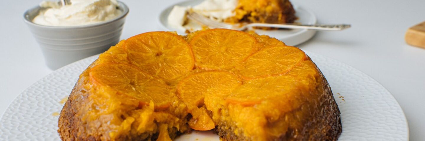 Caramelised clemengold upsidedown cake