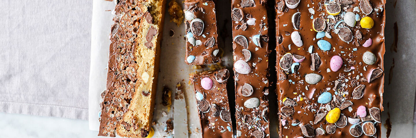 Mini egg crispy cookie bars