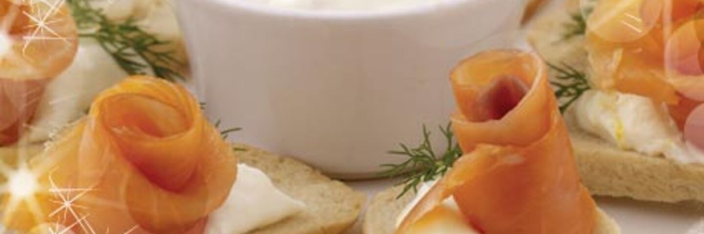 Crostini with Smoked Salmon, Dill & Cucumber