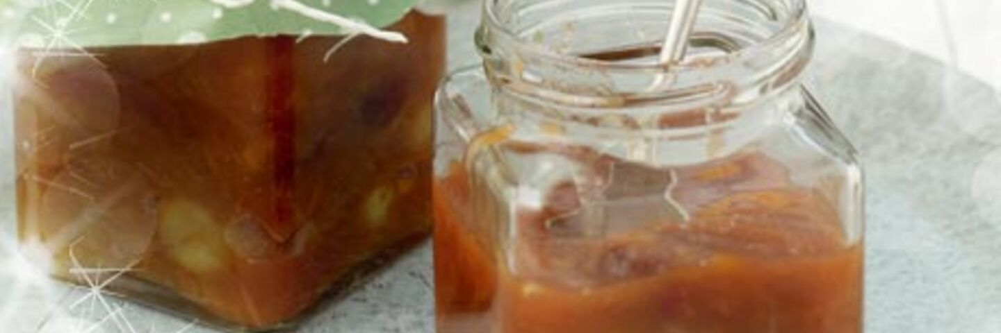 Plum and Cranberry Chutney with Garlic and Chilli