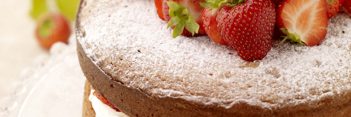 Victoria Sponge with Strawberries