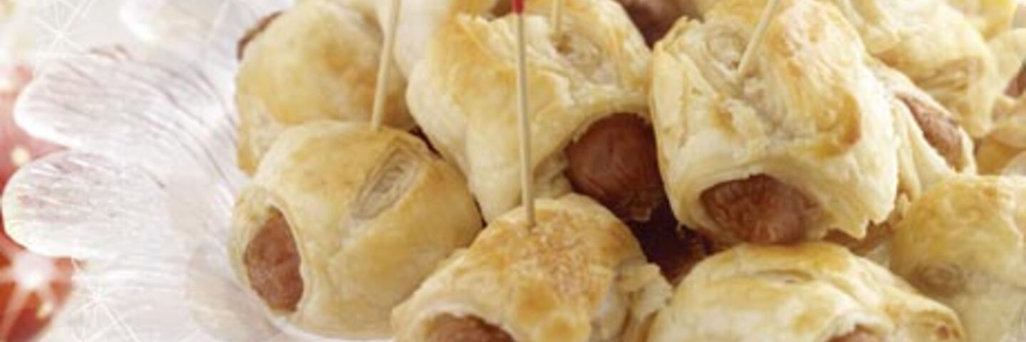 Sausage Rolls with Fiery Cranberry & Mango Chutney