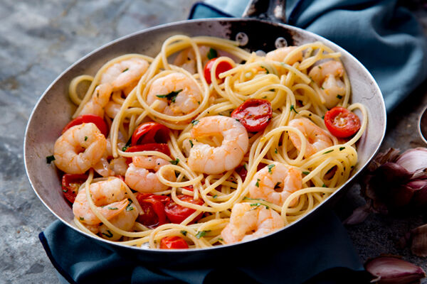Spaghetti prawns cherry tomatoes recipe