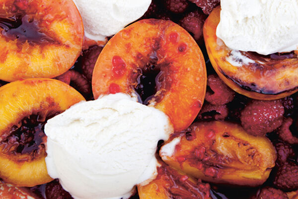 Kein BBQ Nectarines raspberries