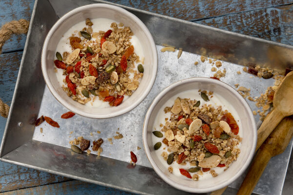 Chocolate and goji berry granola recipe