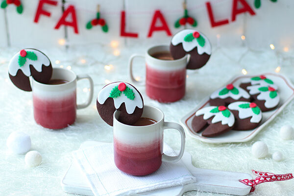 Christmas pudding hot chocolate cookie