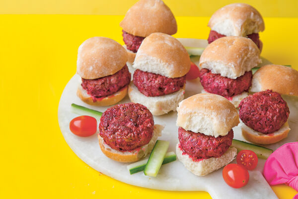 Beetroot mini burgers
