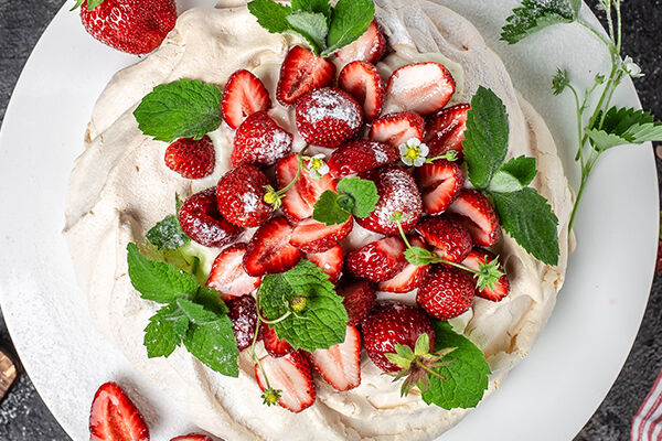 Strawberry Pavlova teaser