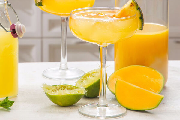 SuperValu Planters Fizz Summer Fruit Cocktail