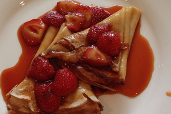 Crepe Suzette With Strawberry & Cream
