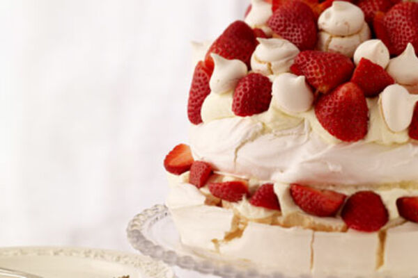 Strawberry Pavlova