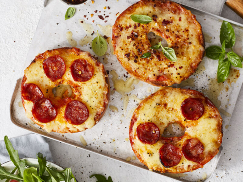 Pizza bagels recipe