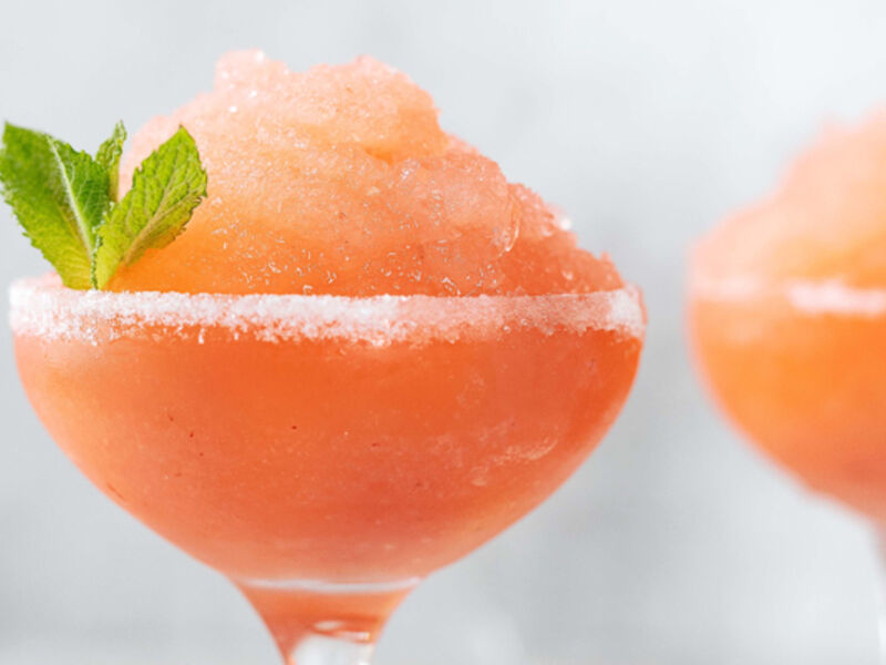 Strawberry cinnamon daiquiri recipe