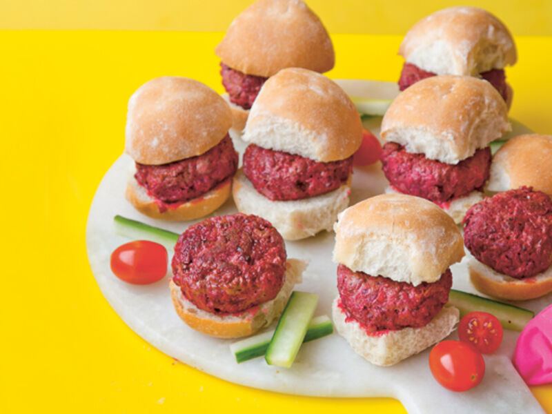 Beetroot mini burgers