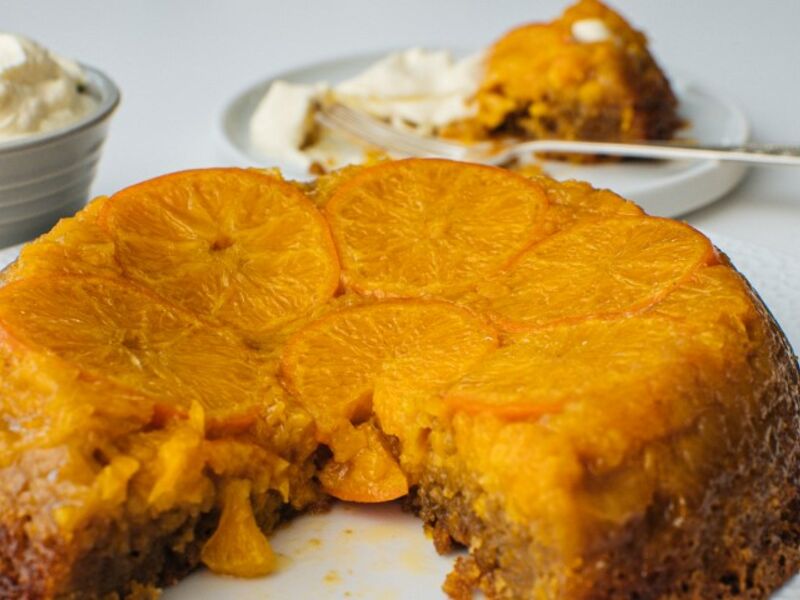 Caramelised clemengold upsidedown cake