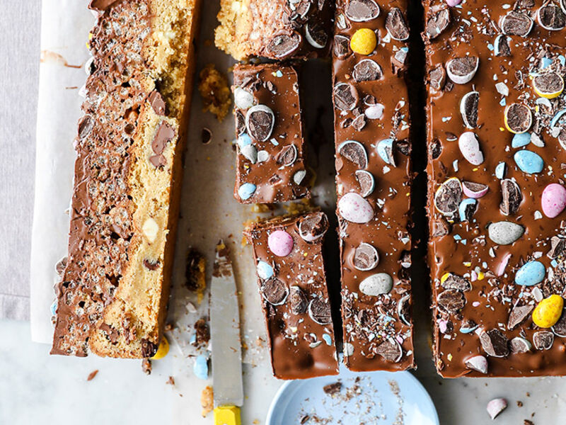 Mini egg crispy cookie bars