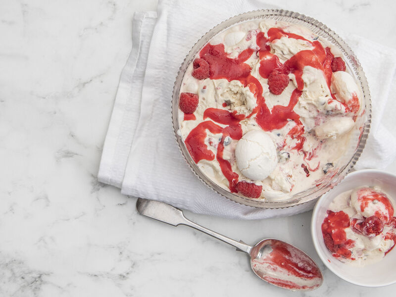 SuperValu Kevin Dundon Pavlova Ice Cream