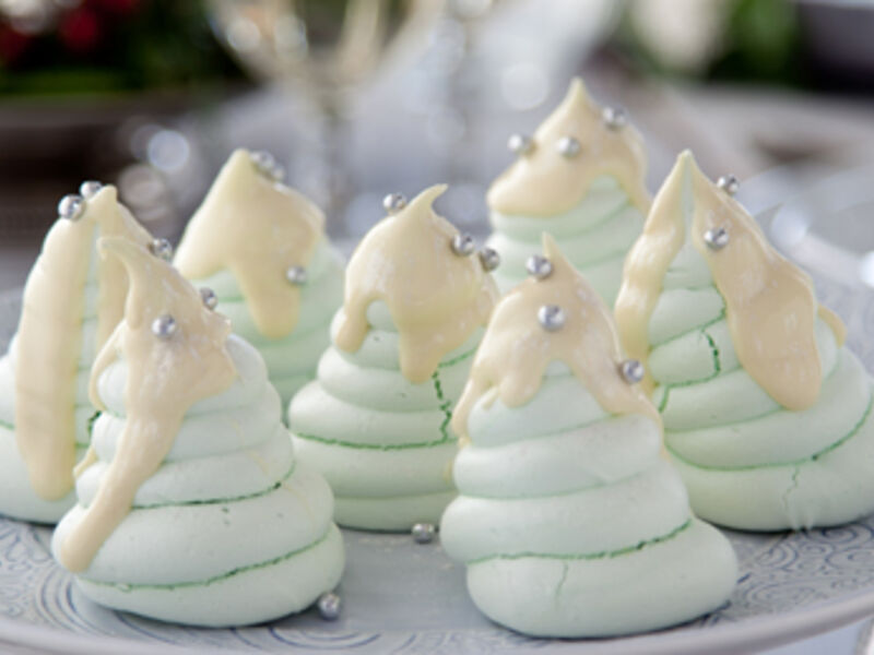 Mini Christmas Meringue Trees