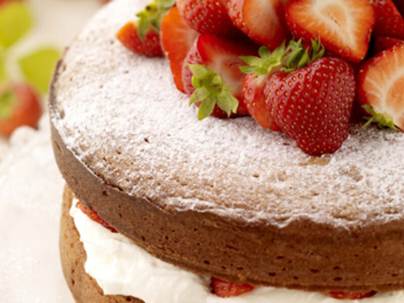 Victoria Sponge with Strawberries