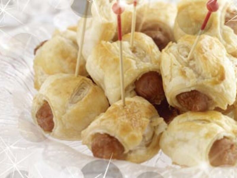 Sausage Rolls with Fiery Cranberry & Mango Chutney